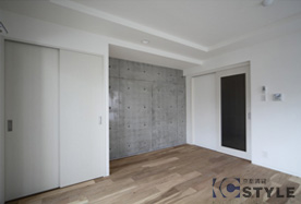 洋室の一部にコンクリート打ちっ放しを採用。一度は住んでみたいお部屋です