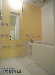 ポップなカラーとミストサウナ等実用性を兼ね備えたバス