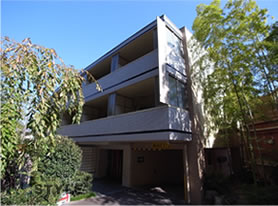 マンション西側の建物入口