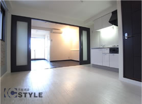 リビングから洋室に向って(307号）