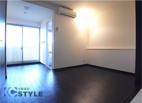 ダブルベッドが配置しやすい寝室。オシャレな間接照明付（307号）