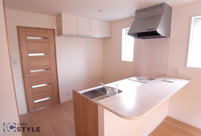 キッチンスペースを区切れるカウンターキッチンだから、オシャレさと使い勝手が一段上です