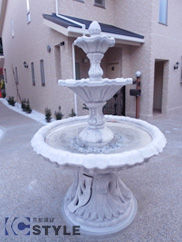 中庭にあるヨーロピアンな噴水がオシャレです！