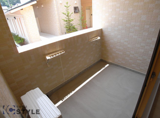 バルコニーも広めに設計されていますので、洗濯物を干すのにもゆったりしています