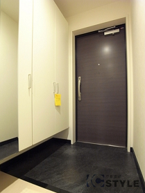 玄関には、トールタイプシステムシューズBOX完備（501号）