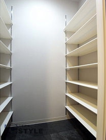 高級感あるシューズインクローゼット（502号）