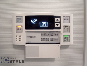 追炊きをはじめ、自動湯張りやたし湯等、多機能なシステムフルオートバス（全タイプ共通）