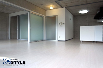 白を基調とすることでスッキリとした空間を演出 204