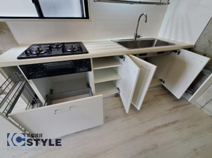 収納力も魅力的なシステムキッチン（301）