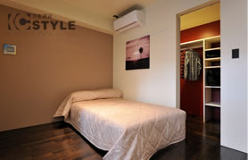 システム棚を装備したオシャレで広いウォークインクローゼットを装備した寝室（201号）