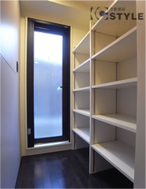 キッチン裏の収納庫（103号）