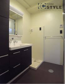 収納力たっぷりのシステムドレッサー（103号）