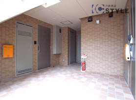 少ない戸数だからこそ、落ち着いた共用部