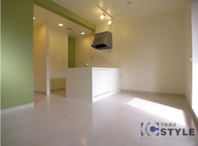 広く確保されたＬＤＫはリビングスペースとダイニングスペースをしっかりと分けられる 