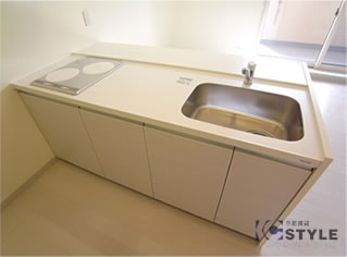 2口ＩＨコンロ装備の1800システムキッチンのカウンターキッチン