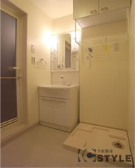 洗面脱衣場に併設の室内洗濯機置場