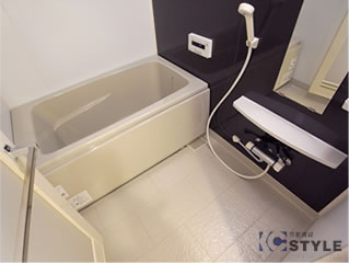 追炊き付オートバスはゆったりとした大きめの浴槽