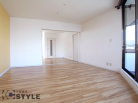 洋室だけでも１０．５帖とビッグスペースのため、ライフスタイルに合わせて頂きやすいです