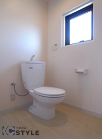 広く清潔感のあるトイレスペース