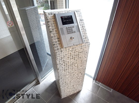 エントランスに配置されたオートロック操作盤