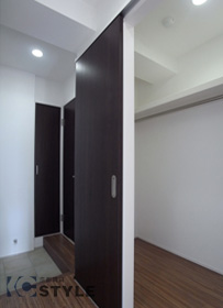 大容量のウォークインクローゼットで荷物もスッキリ収納（206号）