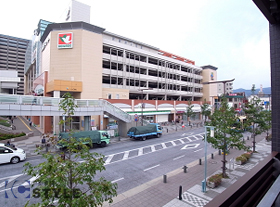 近年開発が進んだ駅前の立地だからこその生活至便な住環境（南向BAL景観）