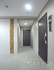 タイルをワンポイントに活かした共有部分