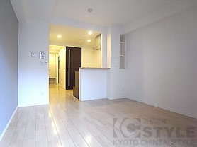 カウンターキッチンタイプの洋室