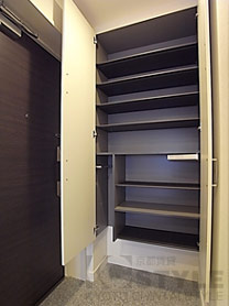 トールタイプシューズBOX完備