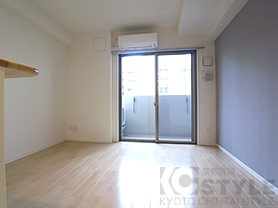 洋室に冷暖房エアコン完備