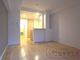 対面キッチンタイプの室内