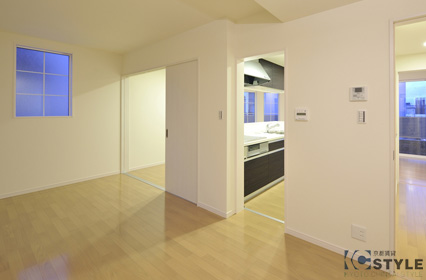 ボリュームある平米数を活かしたダイナミックで開放感のあるＬＤＫ開放したり、区切ってみたりとライフスタイルに合わせて・・・（101号）