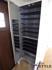 玄関に備えた可動棚式シューズBOXが嬉しい（101号）