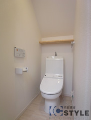 小物棚がオシャレなウォシュレット装備トイレ（104号）