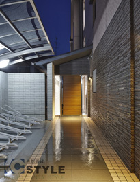 エントランスへと続く綺麗なアプローチ