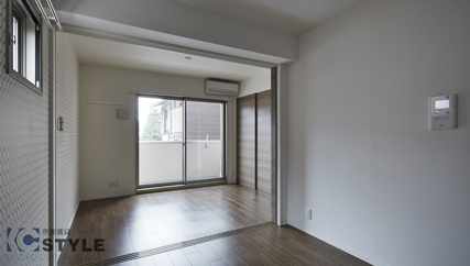 ２面採光で明るく風通しも良好です（205号）