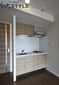 ２口ガスコンロ付のスタイリッシュなシステムキッチン（205号）