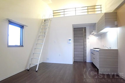 ロフト部分も高さがあり居室として使用できます