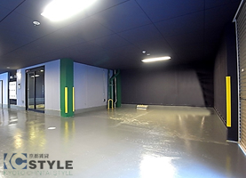 建物１階部分の屋内駐車場で雨の日も便利ですね