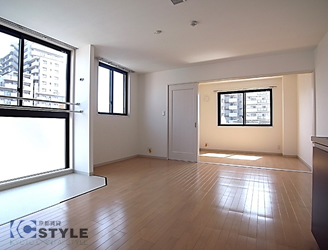 窓を多く配置し、ワイドを持たせた間取り設計の06号type