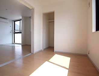 寝室にウォークインクローゼット完備の06号type