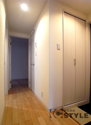 大型シューズインクロークを確保した玄関