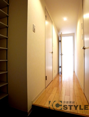 玄関から室内が見えない間取り設計