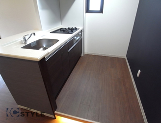 毎日の使い勝手を考慮した、グリル付ワイドガスシステムキッチン（01type3口・02、03type2口）