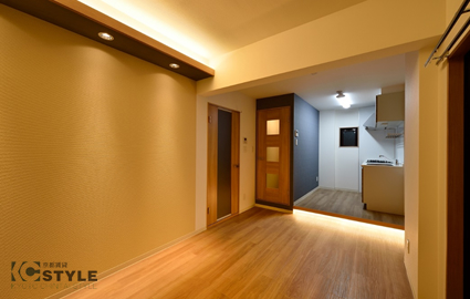 オシャレなデザインクロスに計算された暖色系の間接照明（302・202号type） 