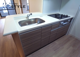 グリル付ガスワイドシステムキッチンで毎日の料理が楽しめます