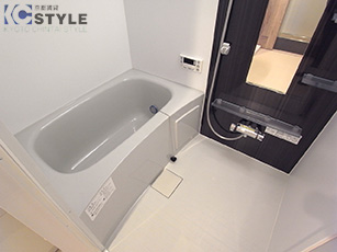 比較的大きなサイズの1216サイズバス追い炊き機能付きで2人入居でも便利