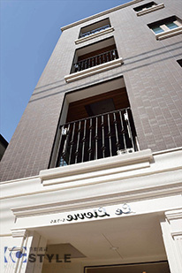 ベランダポールなど細部にまでこだわり尽くした外観美