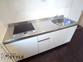 お手入れがしやすく、また熱伝導効率の良いIH2口コンロを採用。日々のお料理が楽しくなります<