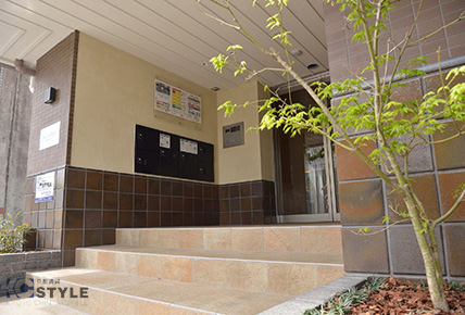 便利な宅配BOX完備のオートロックエントランス